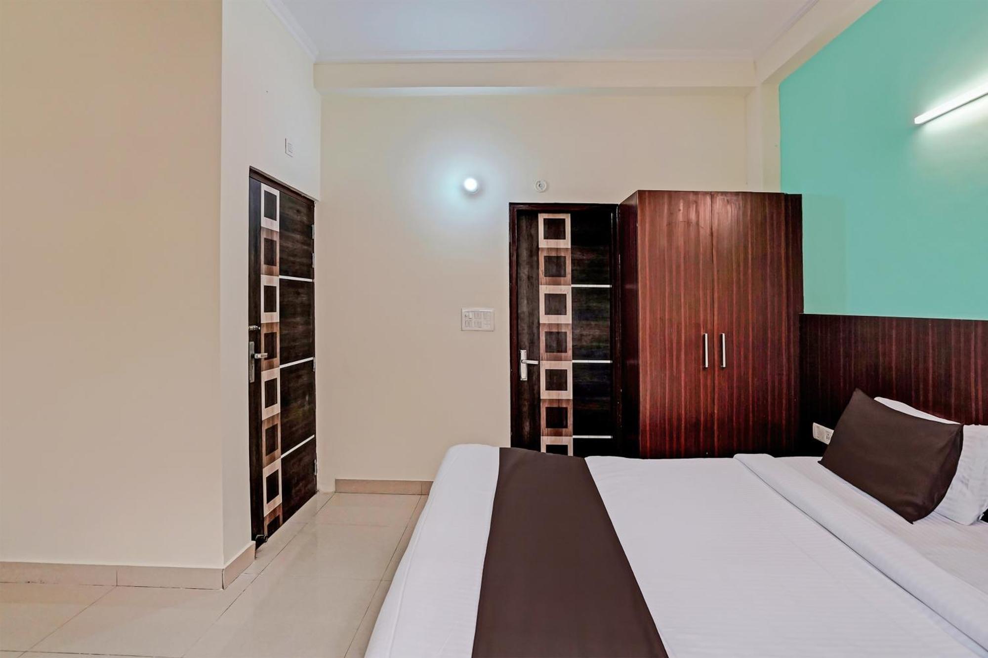 Hotel O Golden Imperial Grander Noida Exterior foto