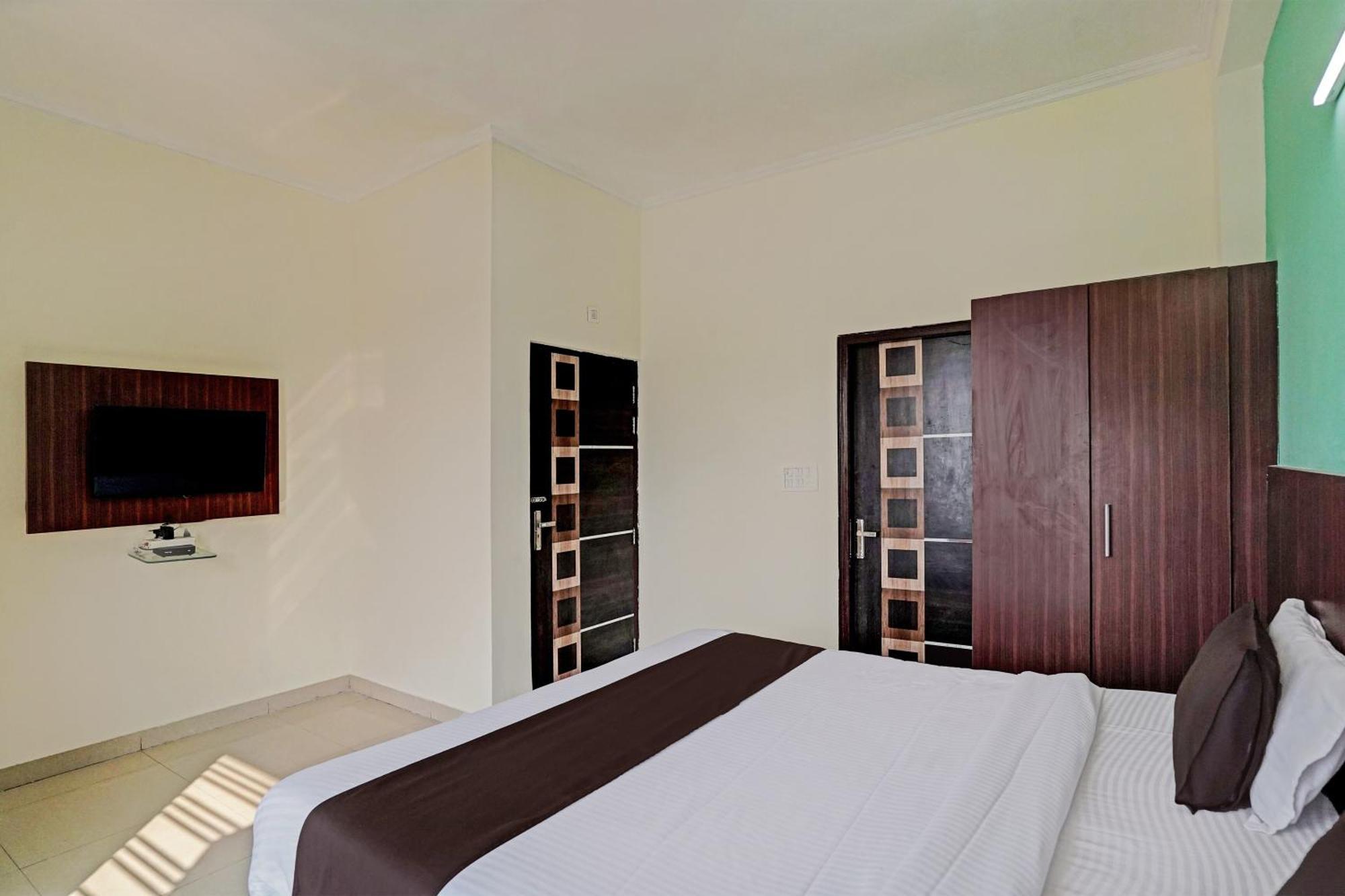Hotel O Golden Imperial Grander Noida Exterior foto