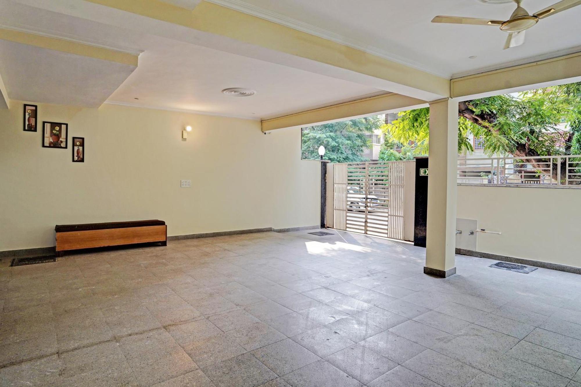 Hotel O Golden Imperial Grander Noida Exterior foto